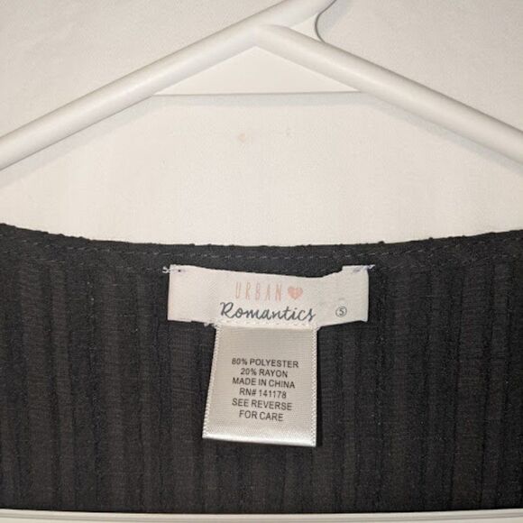 Urban Romantics Cropped Tortoise Shell Button Down - Picture 3 of 7